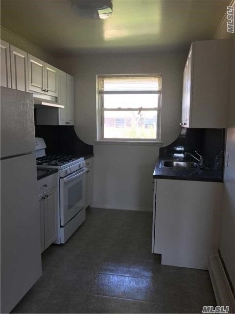 Foto del edificio - 36 Mayfield Ln