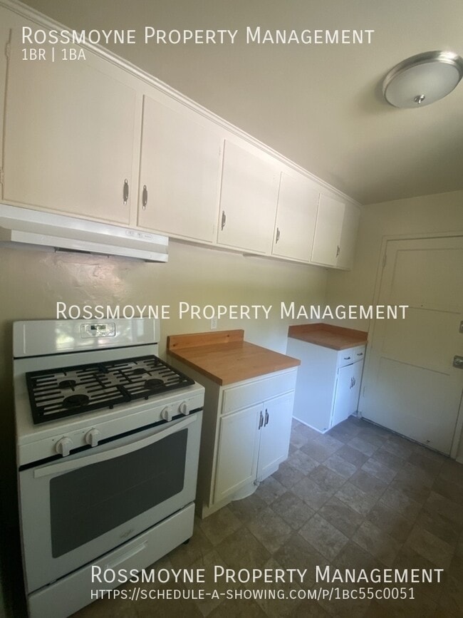 Building Photo - 1 Bedroom 1 Bath Upper Unit - Hollywood Hi...