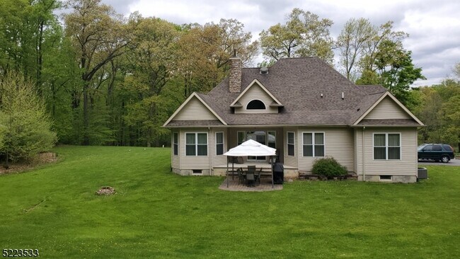 Foto del edificio - 16 Spring Hill Ln