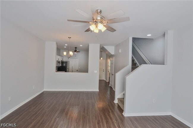 Foto del edificio - 3630 Pine Oak Cir