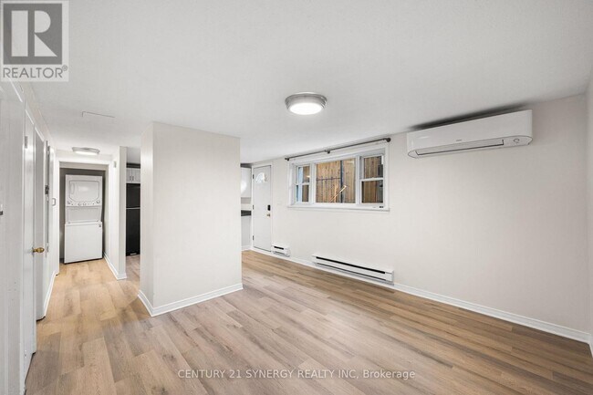 Building Photo - 269 Lalemant St