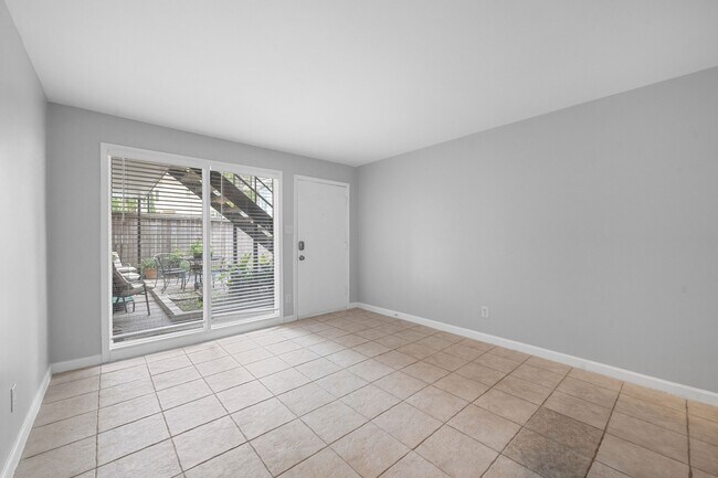 Foto del edificio - 1016 E 7th St