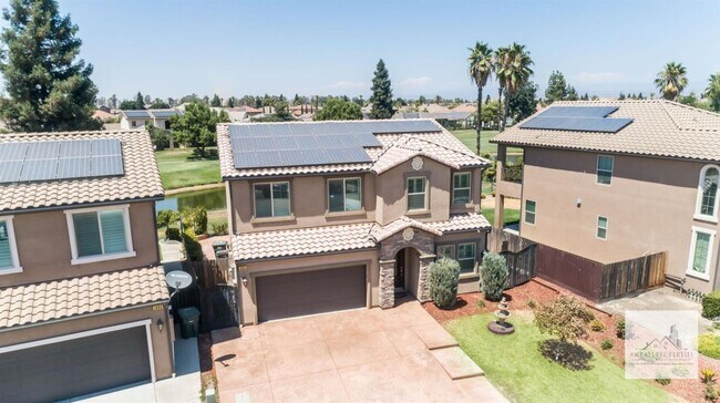 Foto del edificio - Beautiful 4 bedroom home on the Golf Course!