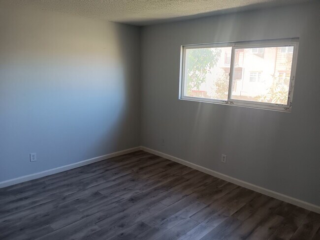 Dormitorio - 1585 Pacific Ave