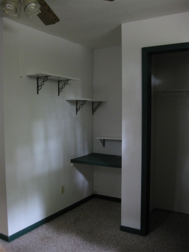 Building Photo - 1433 Legore Ln