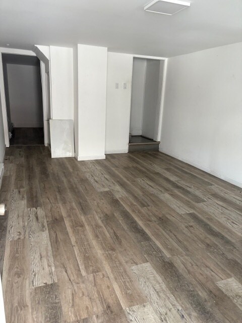 Habitación de la planta baja que se convierte en dormitorio y planta superior - 105 W Ridge St