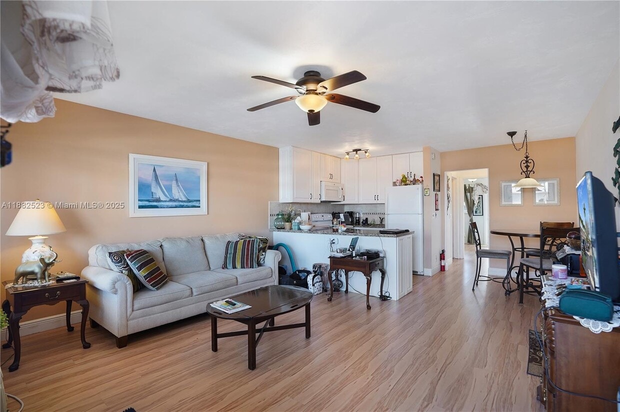 Primary Photo - 1000 SW 11th Ave