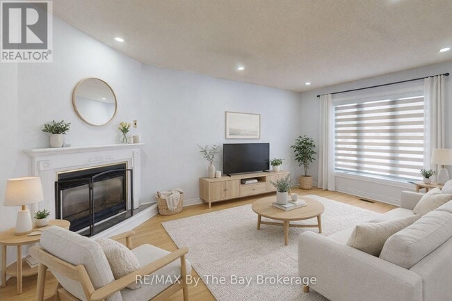 Building Photo - 9 Myrtle Lynn Pl