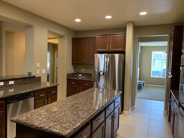 Foto del edificio - 4 bedroom in Roseville CA 95747