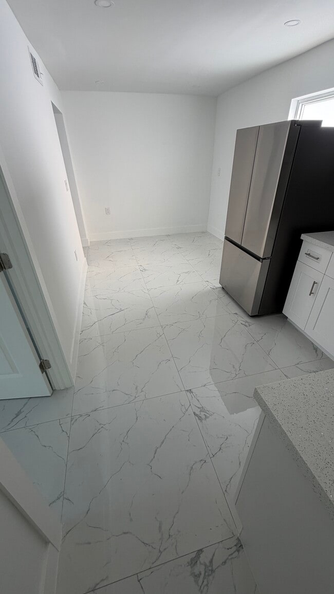 Foto del edificio - 560 SE 6th St