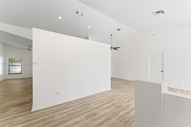 Building Photo - 3561 SW Carmody St