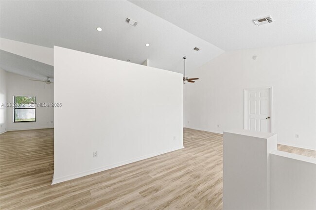 Foto del edificio - 3561 SW Carmody St