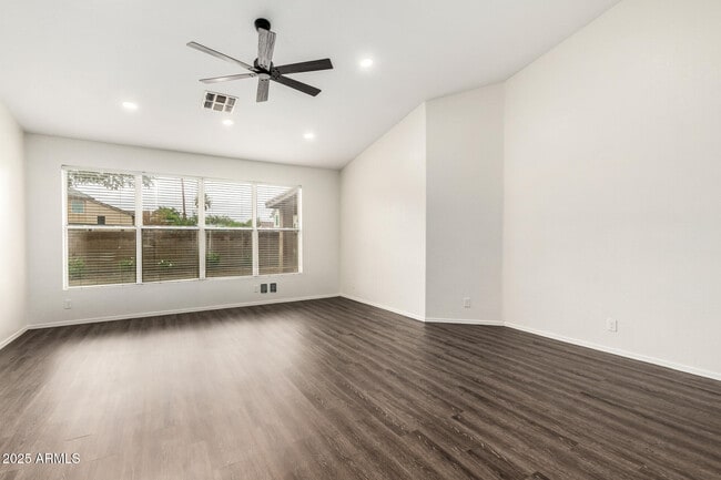 Building Photo - 1314 S Larkspur St