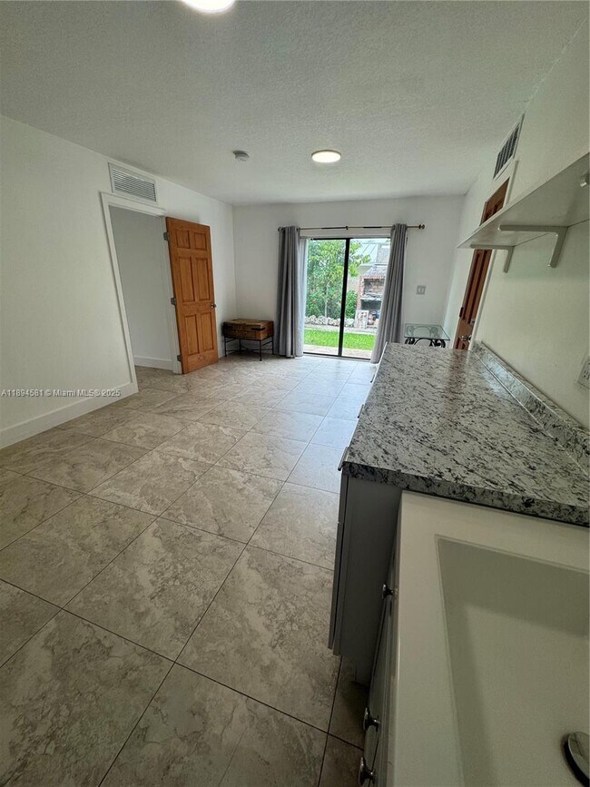 Foto del edificio - 15730 SW 103rd Ave