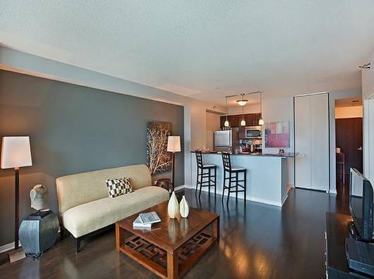 Photo - 338 E Grand Ave (Chicago, IL)