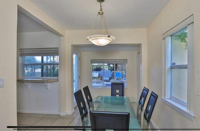 Foto del edificio - 3928 W Bay View Ave