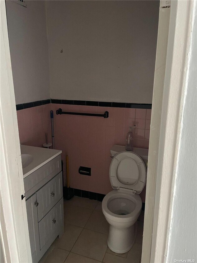 Foto del edificio - 1410 E 101st St