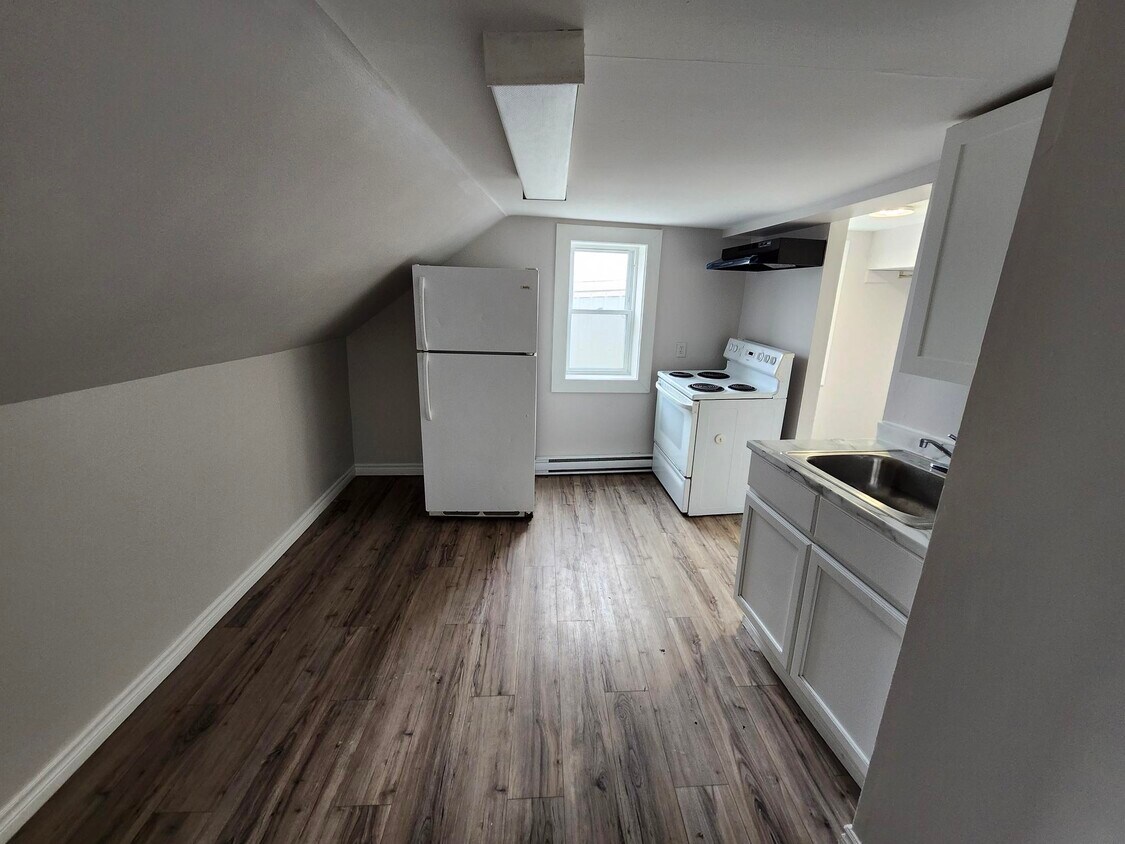 Primary Photo - 256 Waterloo St