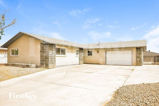 Building Photo - 921 Palmhurst Dr