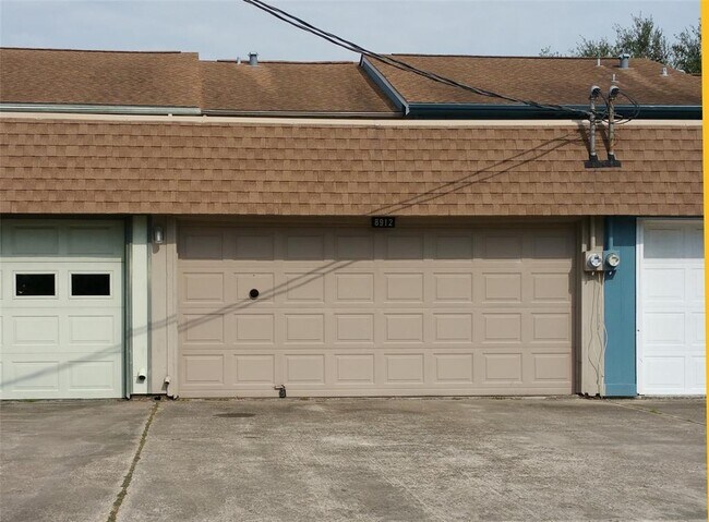 Foto del edificio - 8912 Glacier Ave