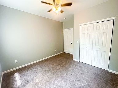 Building Photo - 2130 Sunset Dr