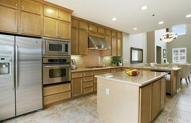 Building Photo - 27 Vantis Dr