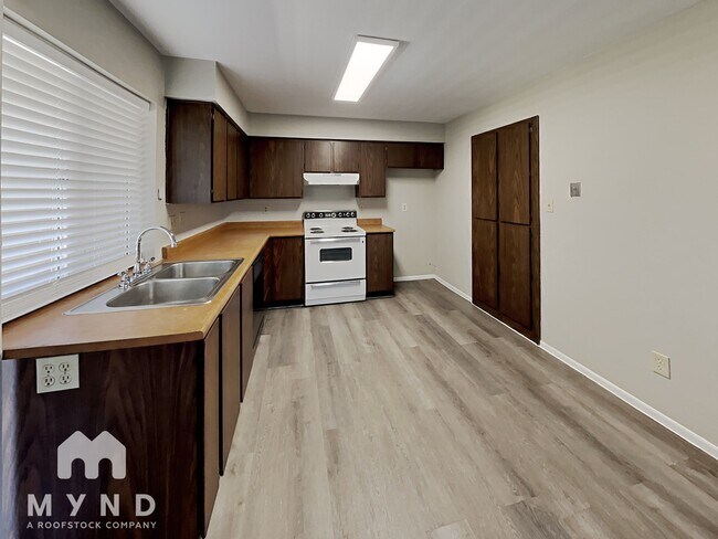 Foto del edificio - 5632 W Comet Ave