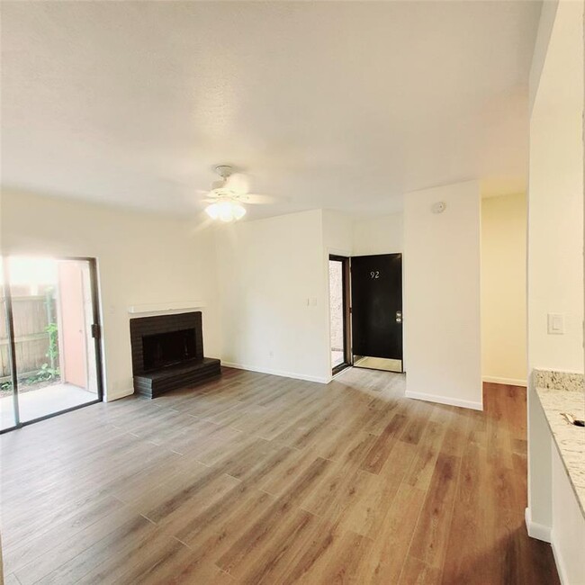 Building Photo - 5001 Lamonte Ln