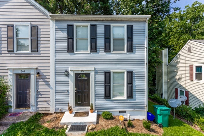 Front Exterior - 1904 Shenandoah Valley Ln SE