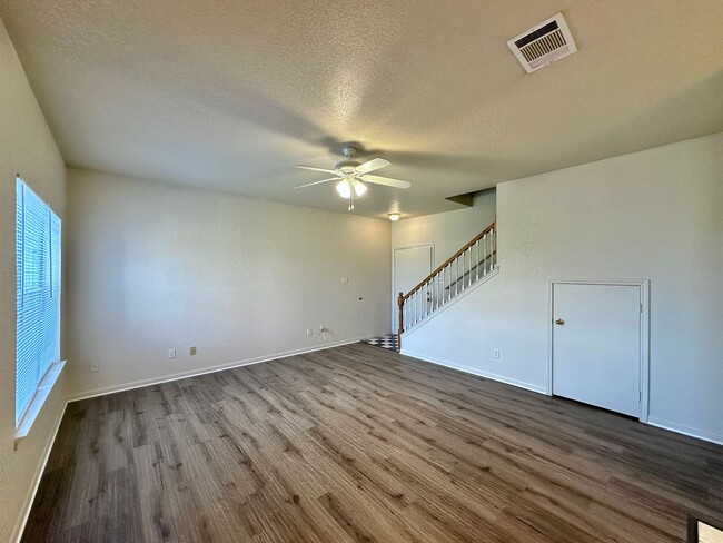 Building Photo - Viewable Now!