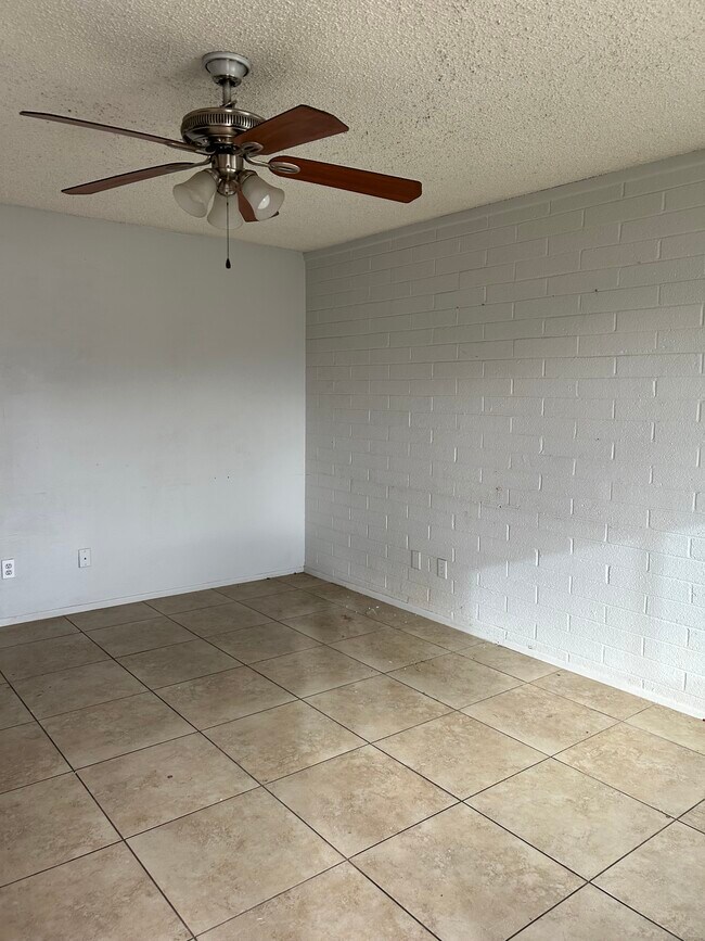 Foto del edificio - 14828 N 29th Ave
