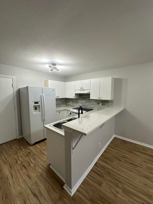 Foto del edificio - 6856 Mill Brook Pl
