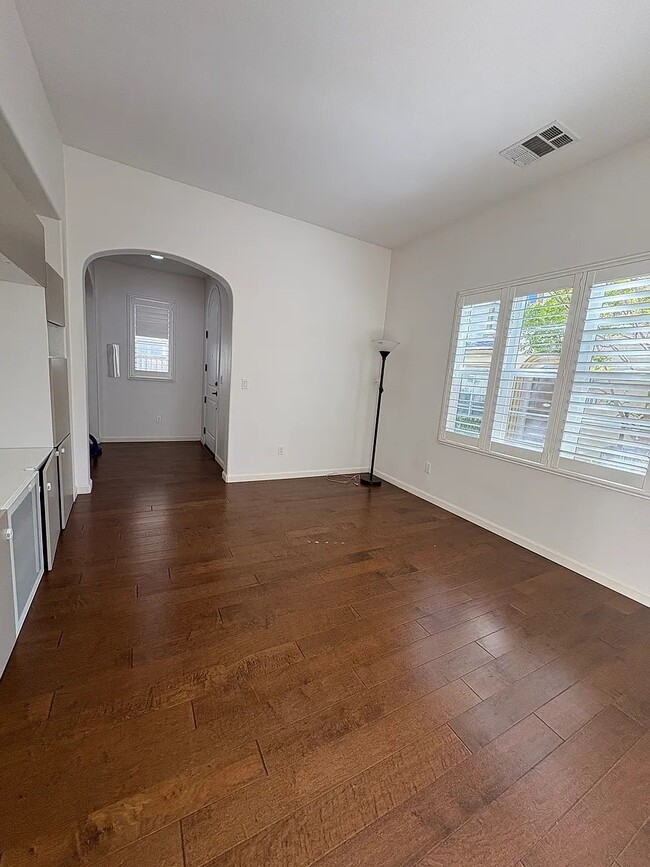 Building Photo - 1016 Applewood Dr