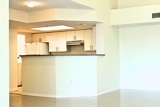 Building Photo - 5065 Wiles Rd