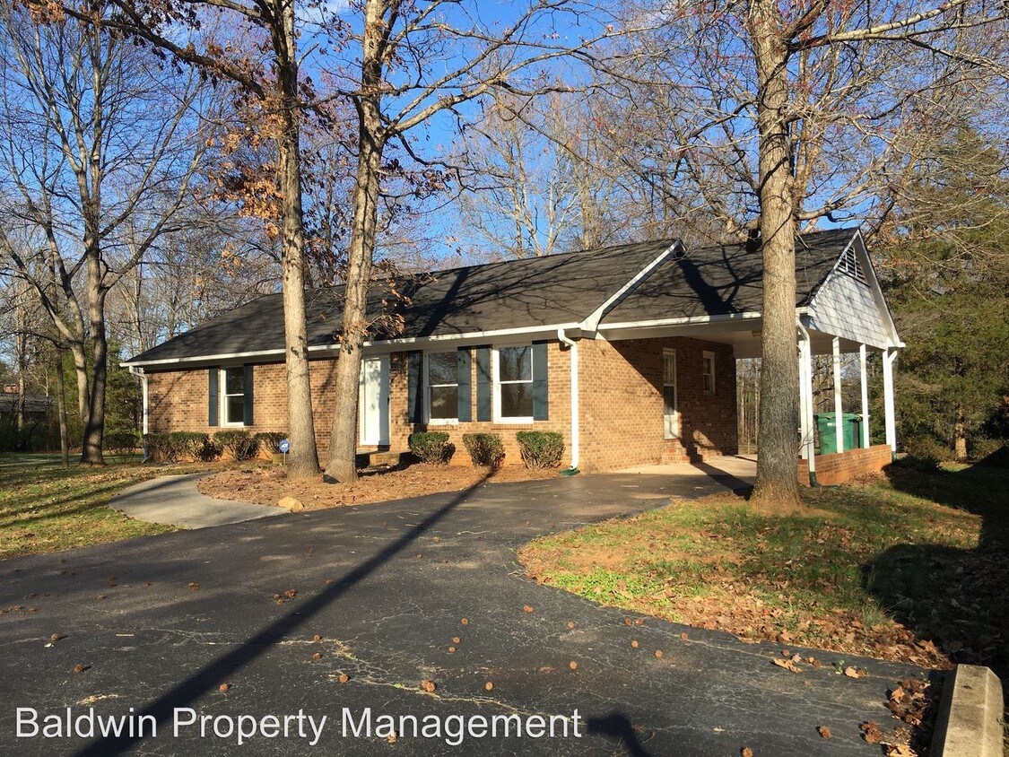 4425 Hampton Rd, Clemmons, NC 27012 House Rental in Clemmons, NC