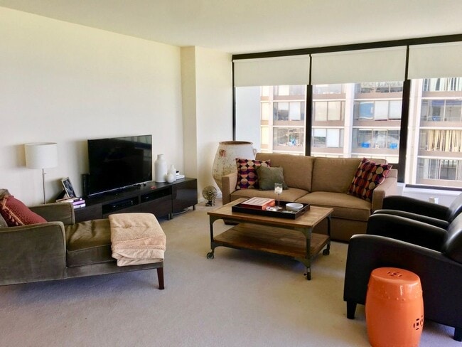 Foto del edificio - 5445 N Sheridan Rd