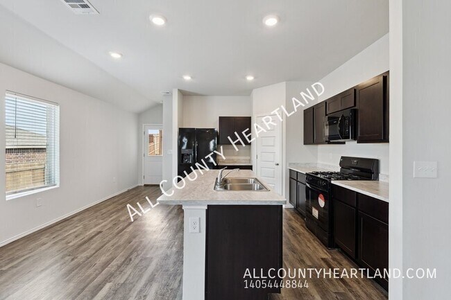 Building Photo - 9512 Stallion Dr