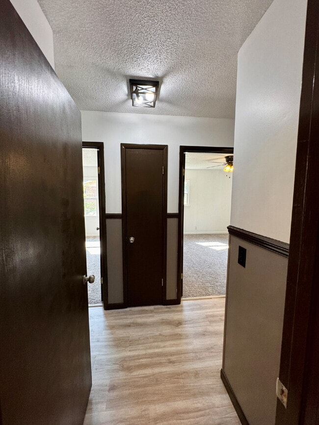 Building Photo - 3207 Cromwell Dr