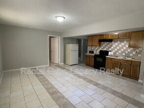 Building Photo - 1738 Wright Ave