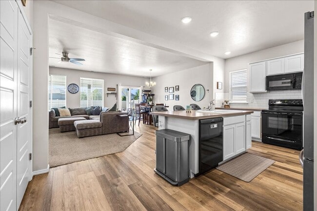 Building Photo - Bright and Modern Home with Covered Patio ...