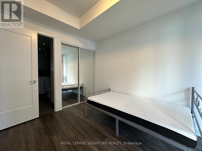 Building Photo - 135 Lower Sherbourne St