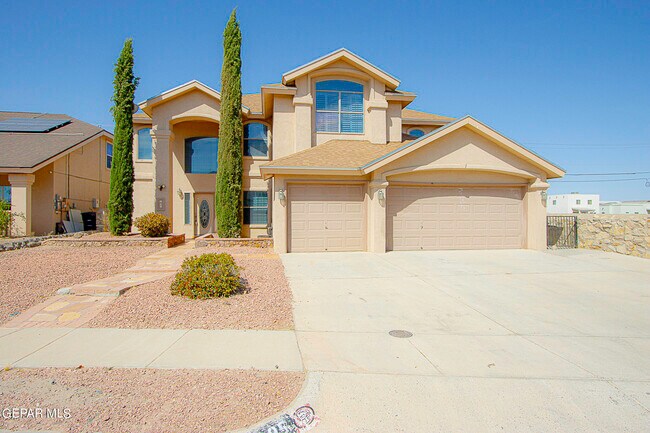 Building Photo - 695 Paseo del Mar Dr