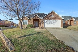 Building Photo - 1901 Grand Fir Dr