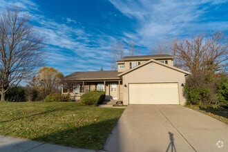 Building Photo - 2521 Woodmeadow Dr SE