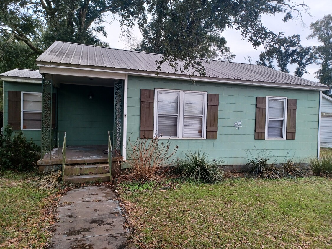 Primary Photo - 43 Sandalwood St