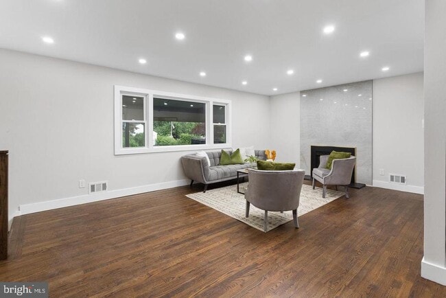 Foto del edificio - 6 Ryan Rd