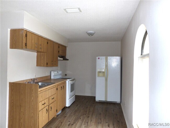 Foto del edificio - 1002 Leroy Bellamy Rd