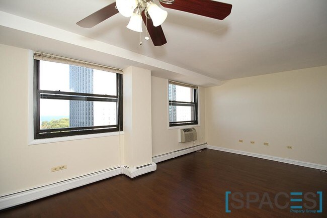 Foto del edificio - 3639 N Pine Grove Ave