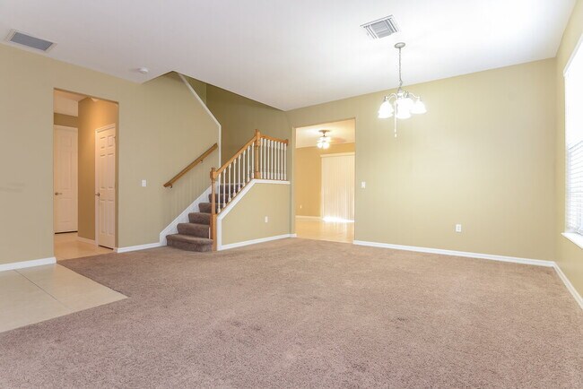 Building Photo - 2014 Fairmont Ln