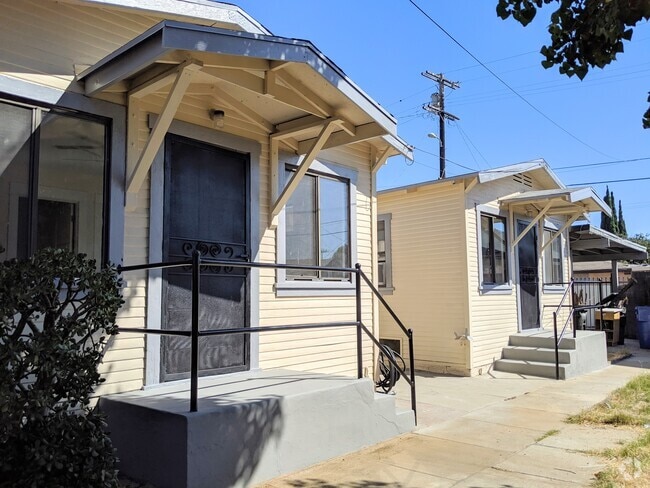 Building Photo - 126 East Avenue 32